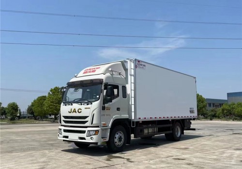 江淮德沃斯国六6米8冷藏车