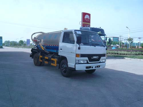 程力威牌CLQ5060GXW4JX型吸污车